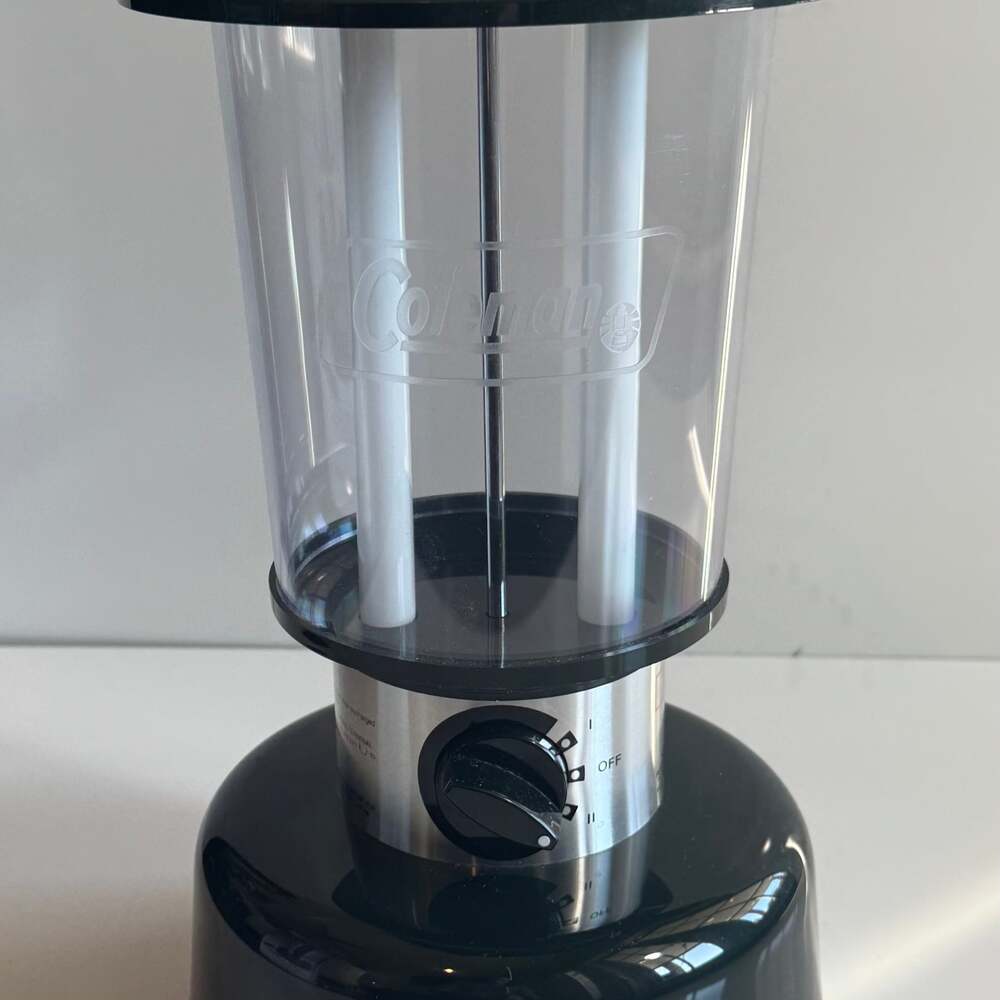 Vintage Coleman Twin Tube Fluorescent Lantern - Battery Operated - Picture 4 of 8
